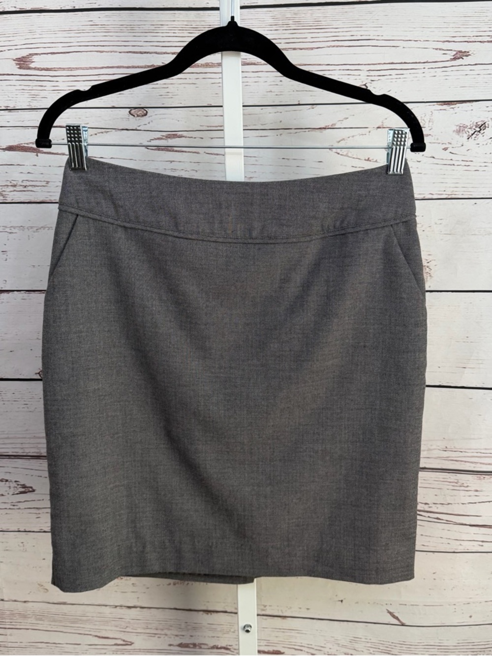 H&M Gray Pencil Skirt Size 8